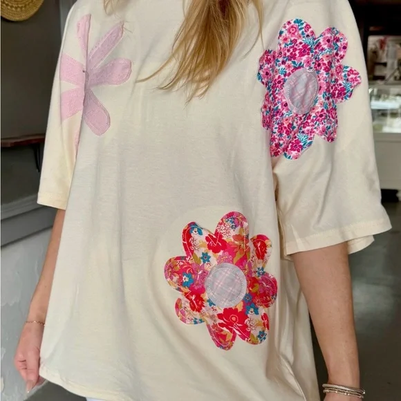 easel Cream Short Sleeve Top with Pink & Multi-Color Floral Appliqués - Picture 2 of 4